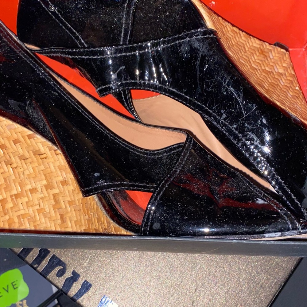 bcbgmaxazria patent leather sandals